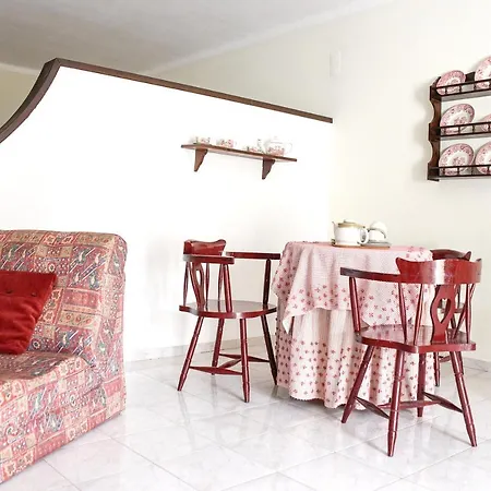 Charming House With Shared Pool In Porto De Mos. Casa vacanze *