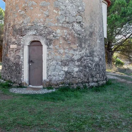 Charming House With Shared Pool In Porto De Mos. Casa vacanze *