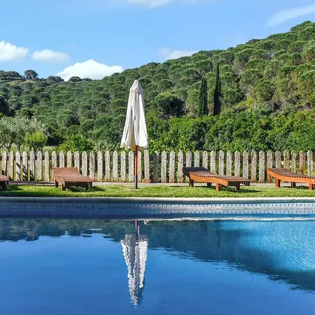 Charming House With Shared Pool In Porto De Mos.