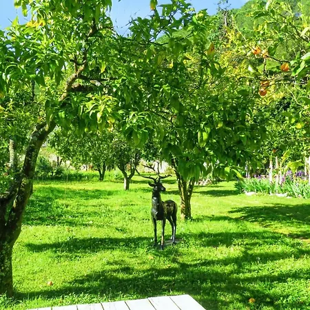 度假居 Charming House With Shared Pool In Porto De Mos. *