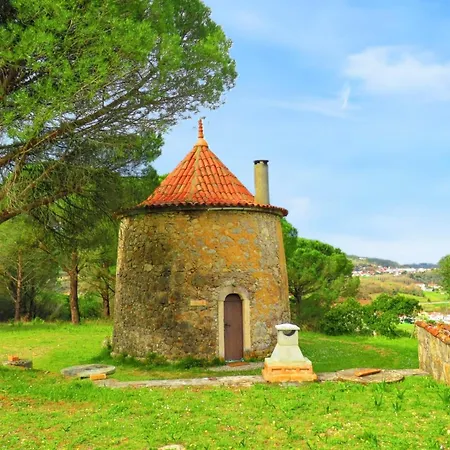 度假居 Charming House With Shared Pool In Porto De Mos.