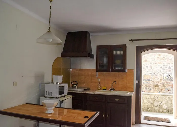 Hébergement de vacances Charming House With Shared Pool In Porto De Mos. Porto de Mós