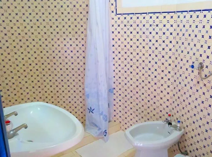 Hébergement de vacances Charming House With Shared Pool In Porto De Mos. Porto de Mós