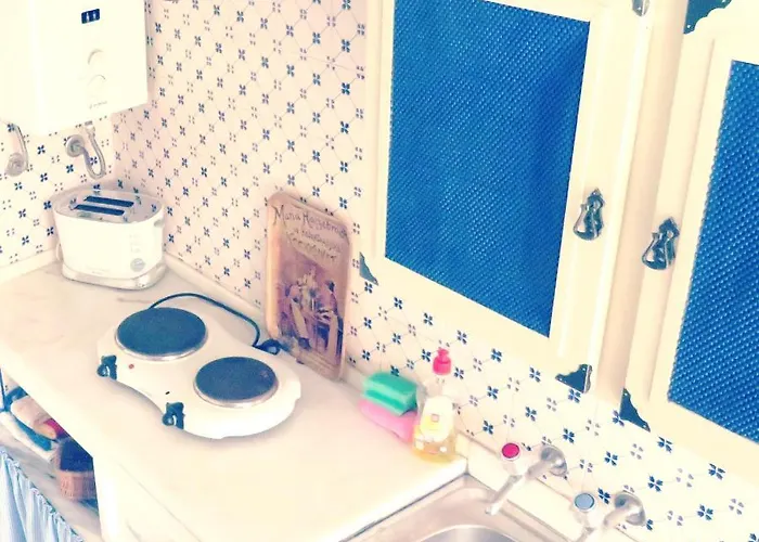 Charming House With Shared Pool In Porto De Mos. Hébergement de vacances Porto de Mós