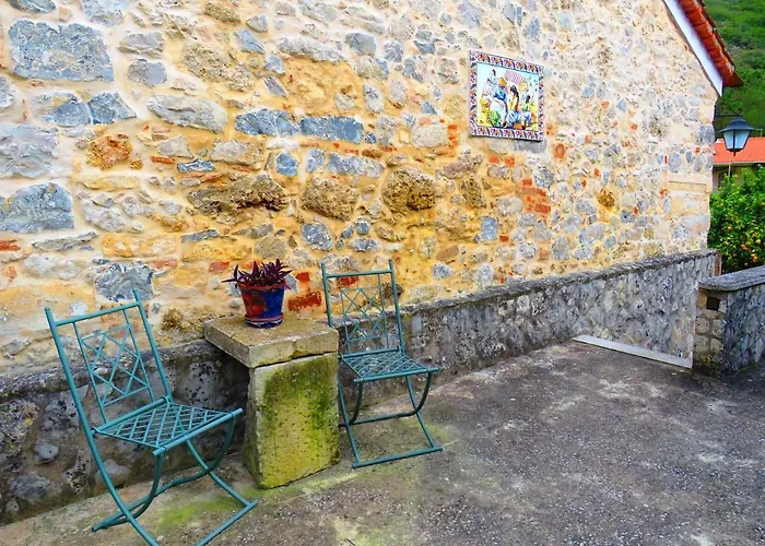 Charming House With Shared Pool In Porto De Mos. Hébergement de vacances Porto de Mós