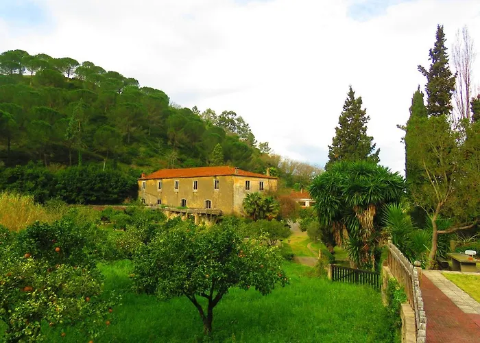 Charming House With Shared Pool In Porto De Mos. Hébergement de vacances *