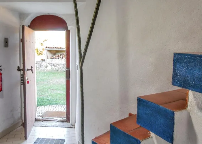 Charming House With Shared Pool In Porto De Mos. Hébergement de vacances Porto de Mós