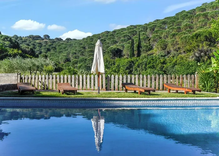 Charming House With Shared Pool In Porto De Mos.